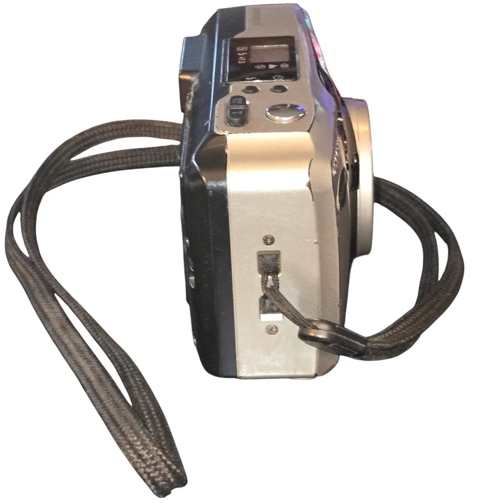 Olympus Superzoom 115 Film Camera 35mm Quartz Date Nonworking For Parts/Repair